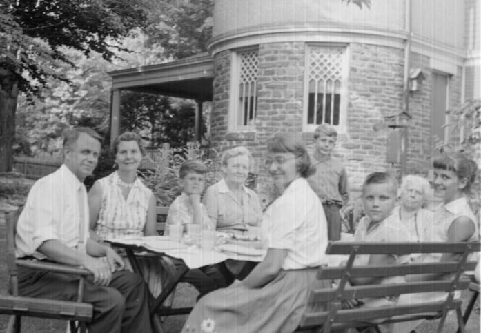 Picnic at 211 Upland Way: Charley and  Kitty, Frank, Betty, Sue, Chip, Stan, Nellie, Marty